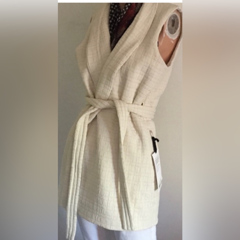 NWT Serene Travels vest tie expedition perfect for spring and travel